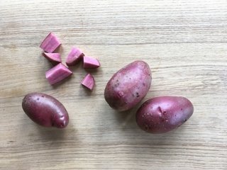 Kartoffeln, rotfleischig